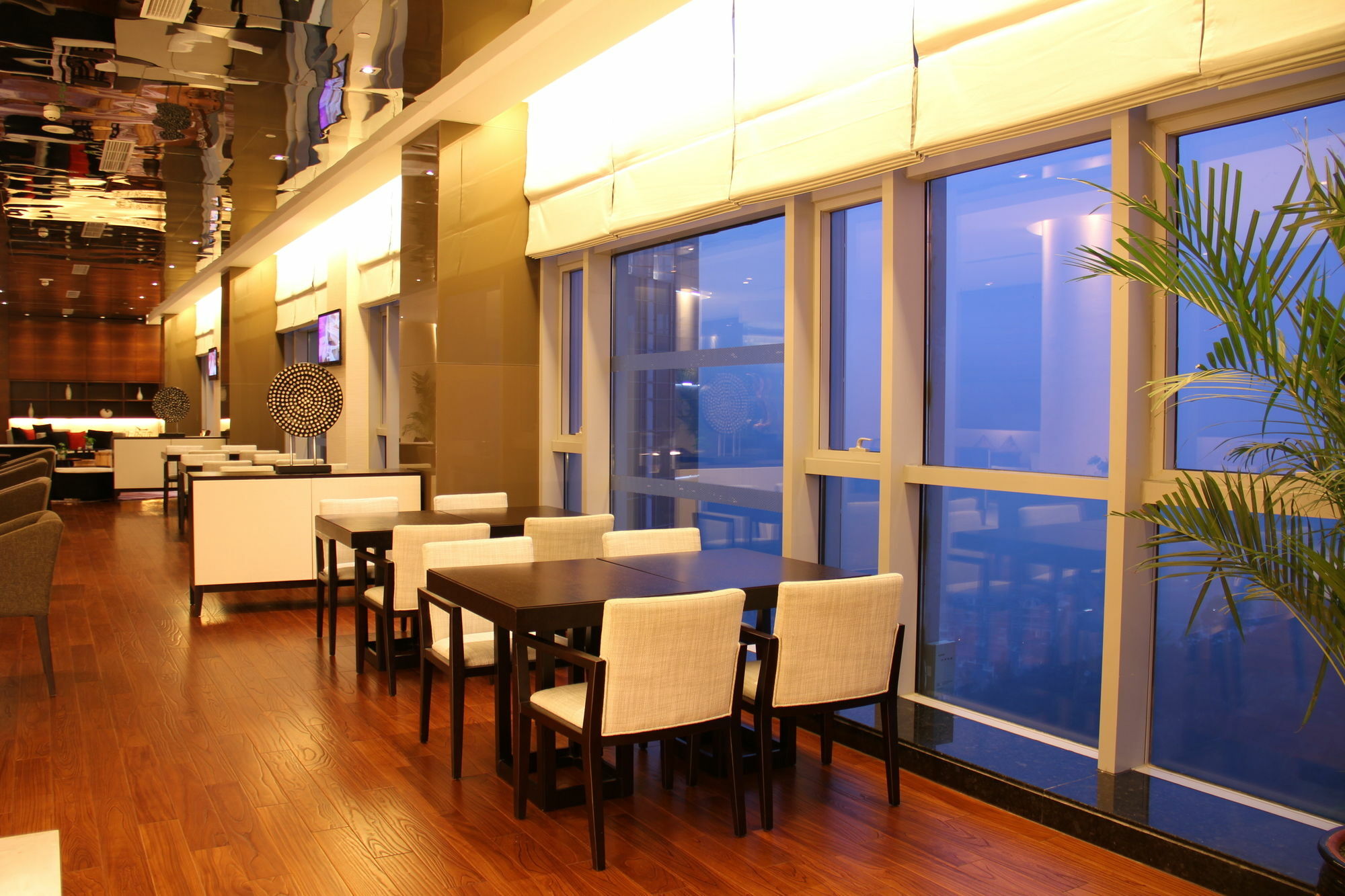 Wyndham Garden Yuhuan Downtown Hotel Tajcsou Kültér fotó